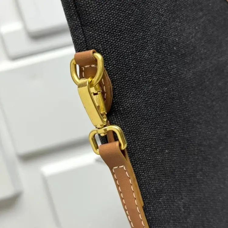 Miu Miu Tote Bag [2 styles] 3